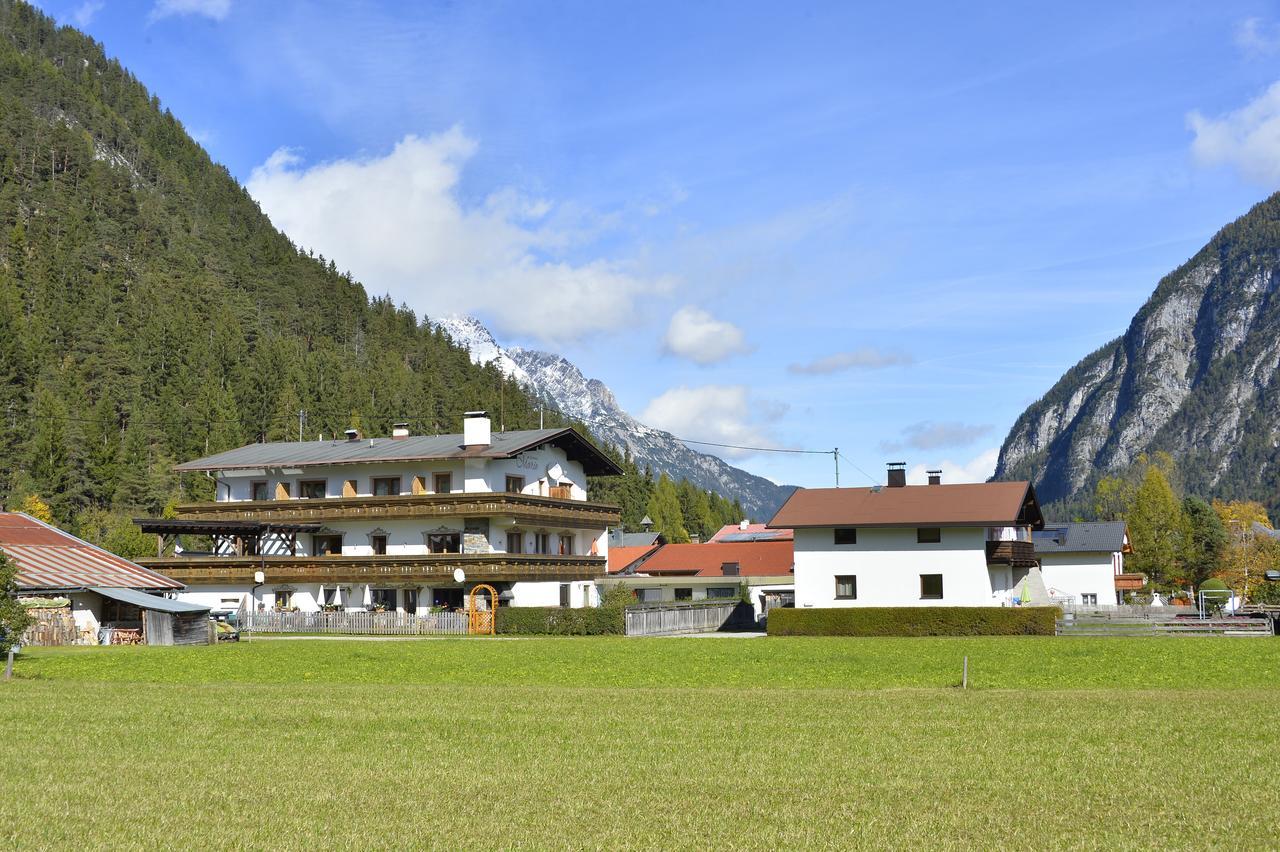 Pension Und Apartments Landhaus Marie Leutasch Exterior foto